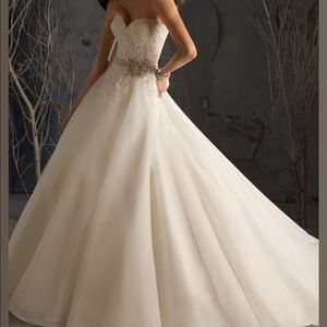 Women’s Wedding Gown